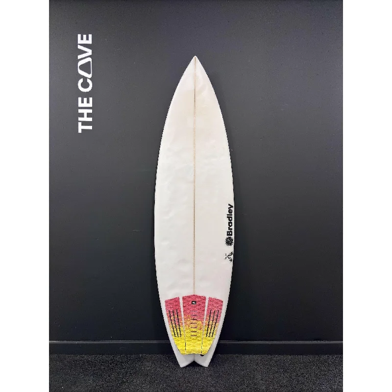 surfboard footstraps with high-strength materials-On Ya (narrow) 5'8" x 18 3/8" X  2 1/4" - 25.20L, 3x  Futures Fin Boxes, PU [Average] - ID:897369