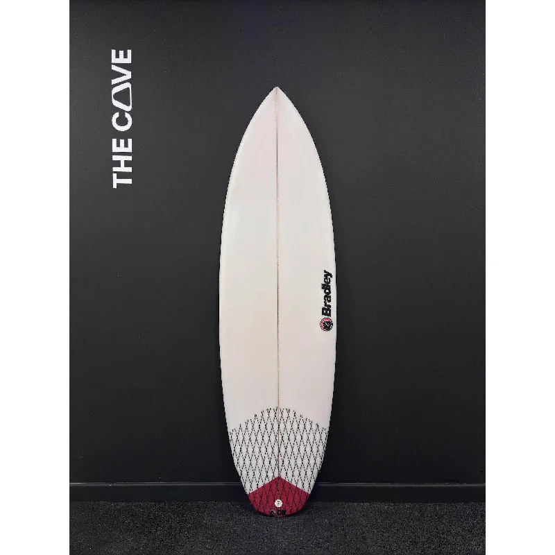 footstraps for quick adjustments during surf-Pie 5'7" x 19 1/8" X  2 1/4" - 26.50L, 5x  Futures Fin Boxes, PU [New] - ID:896816