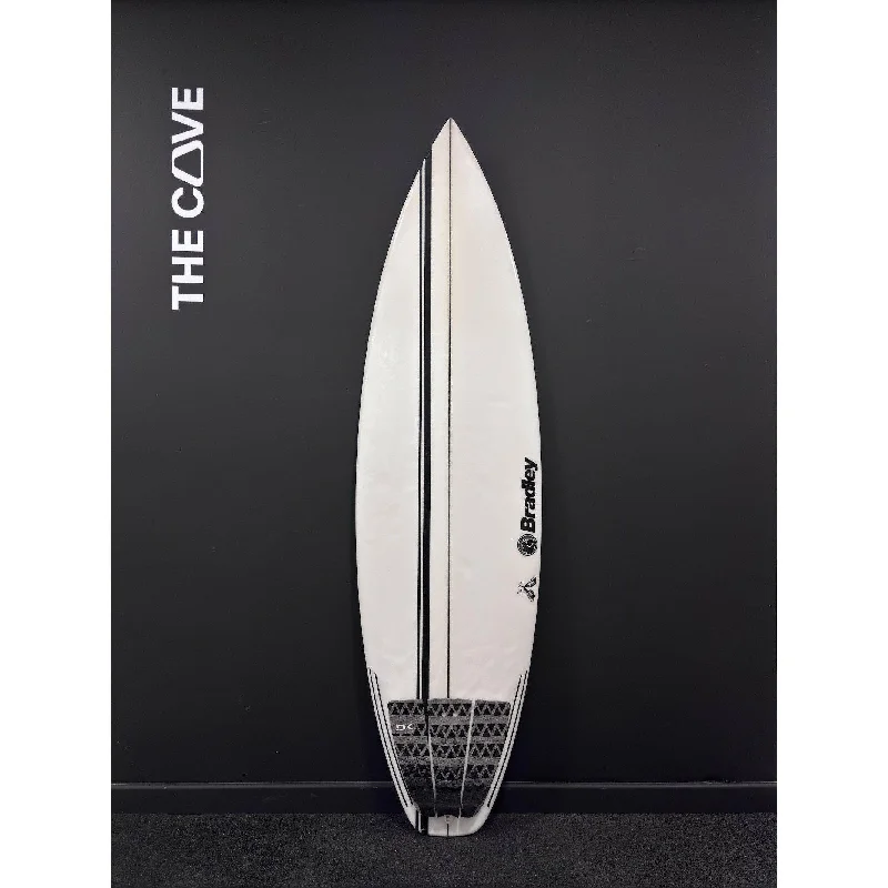 footstraps for easier foot adjustments-On Ya (narrow) 5'10" x 19 " X  2 5/16" - 27.50L, 3x  FCS 2 Fin Boxes, PU [Average] - ID:896786